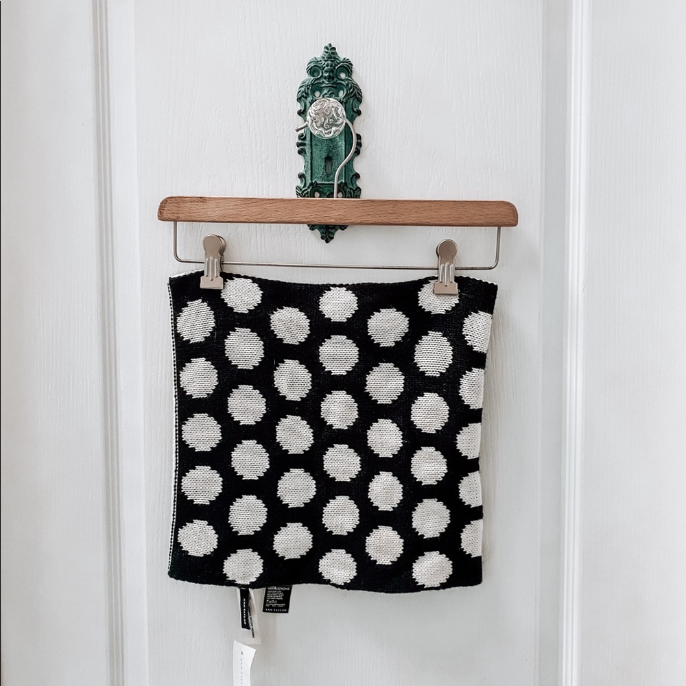 BRAND NEW Reversible Black and White Polka Dot Scarf